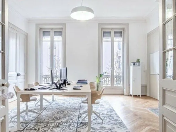 Bureau 284 m²
