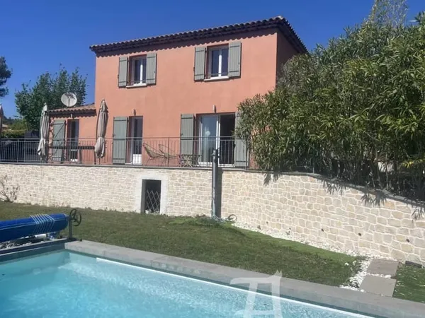 Charmante villa 4 pièces de 120 m² à Levens