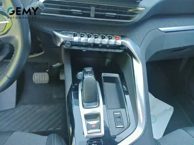 Peugeot 3008 hybrid4 300 e-eat8 — photo 16