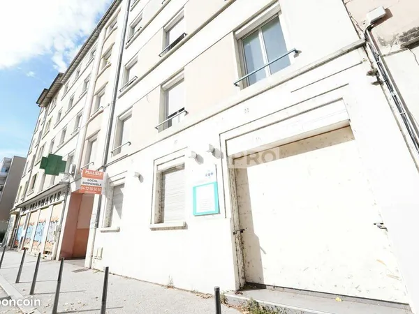 Local commercial 191 m²