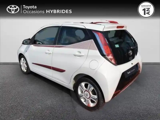 Toyota Aygo 1.0 vvt-i 69ch x-glam 5p — photo 2