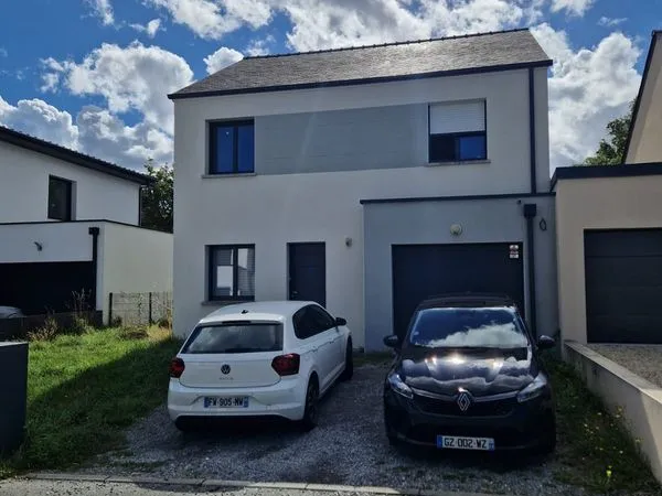 À louer - Maison non meublée 95 m² avec garage à Avrillé