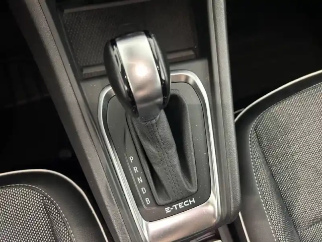 Renault Captur e-tech 145 - 21 — photo 22