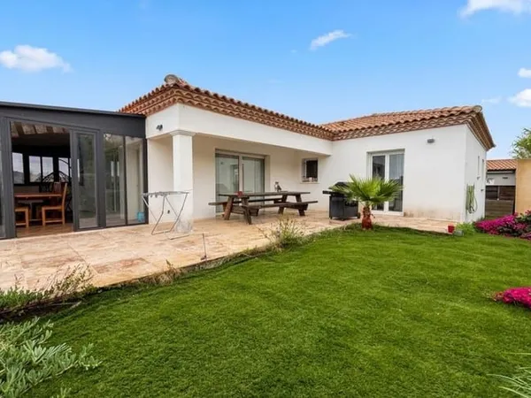 Maison 7 pièces 240 m²