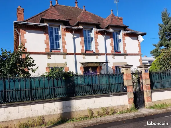 Maison 8 pièces 205 m²