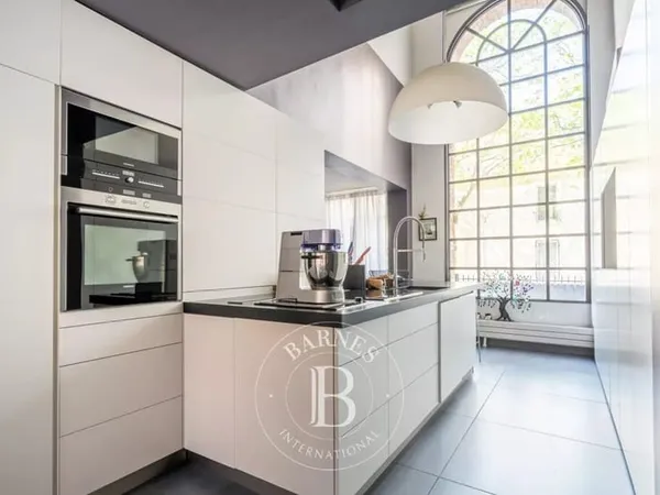 COURBEVOIE MAISON FAMILIALE AVEC TERRASSES