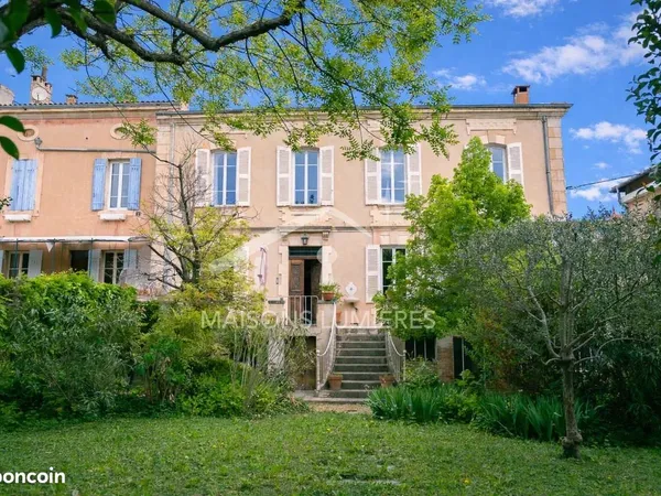 Propriété 11 pièces 370 m²