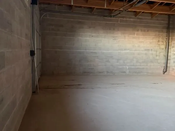 Entrepôt, garage à louer