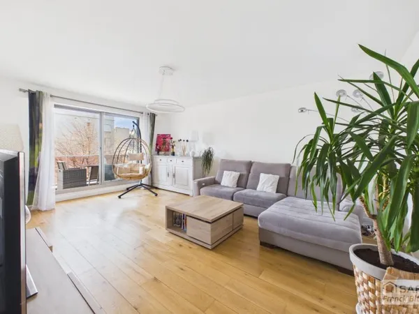 4 PIÈCES MODERNE SANS VIS-À-VIS AVEC BALCON, CAVE ET PARKING.