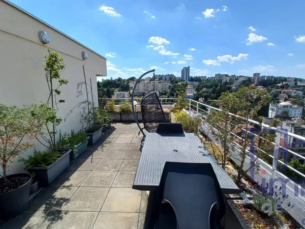 T6 + TERRASSE 30 m² ET GARAGE CENTRE 2