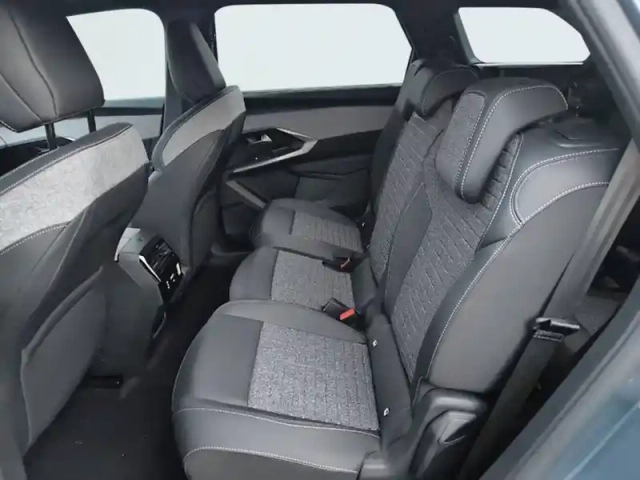 Peugeot 5008 plug-in hybrid 195 e-dcs7 — photo 32