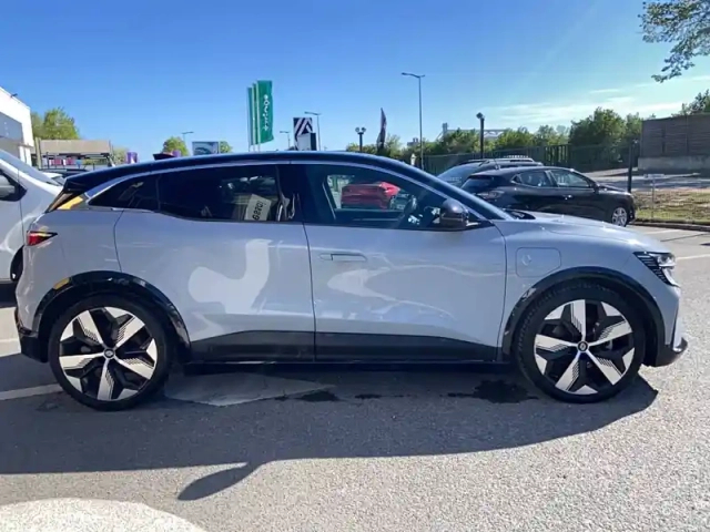 Renault Megane e-tech ev60 220 ch optimum charge — photo 6