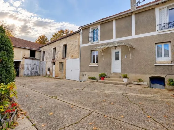 Corps de ferme Mezieres Sur Seine