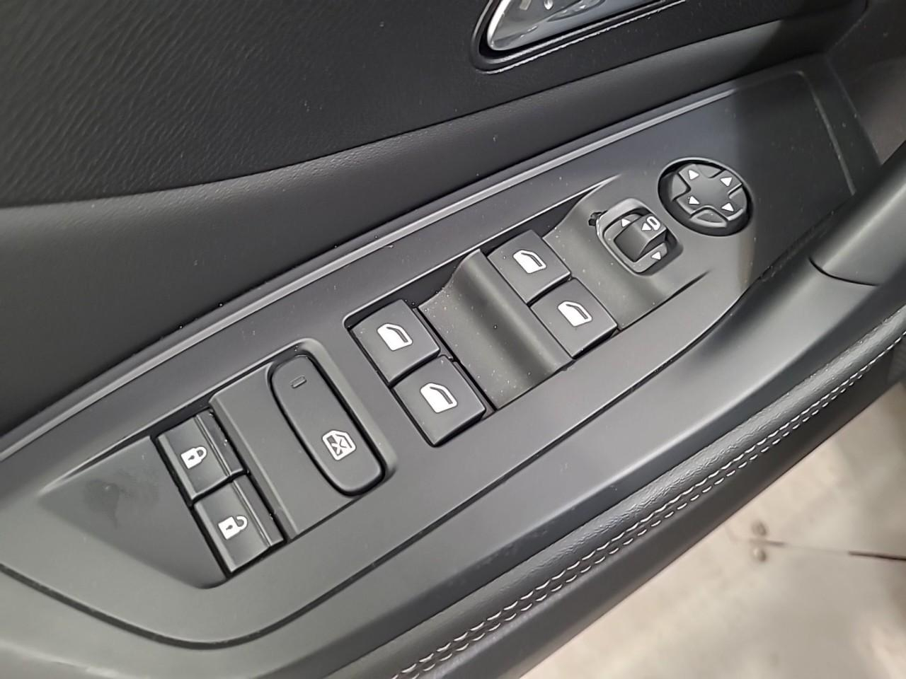 Peugeot 308 puretech 130ch s&s eat8 allure pack — photo 20