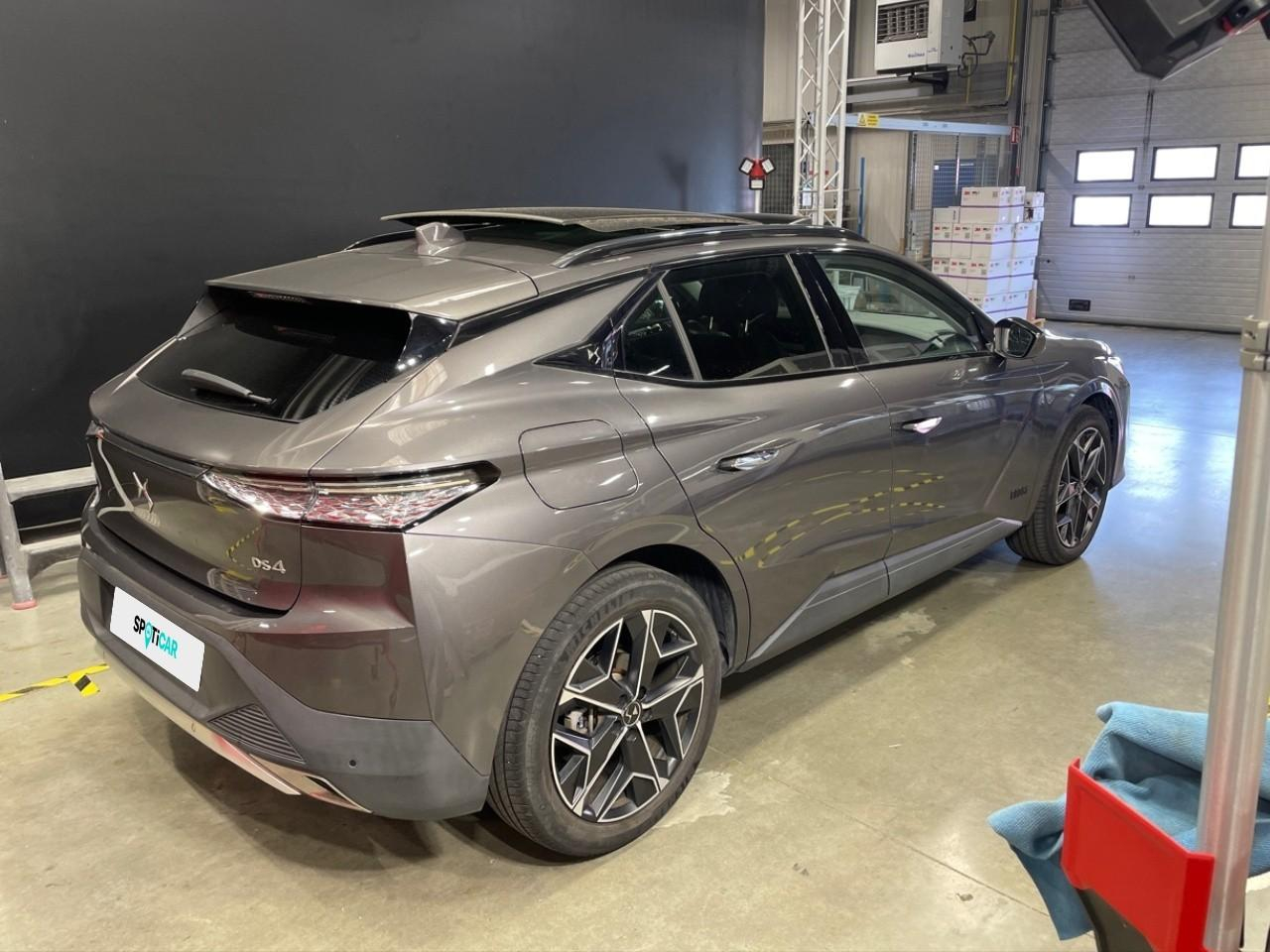 Ds Ds 4 bluehdi 130 eat8 cross rivoli — photo 3
