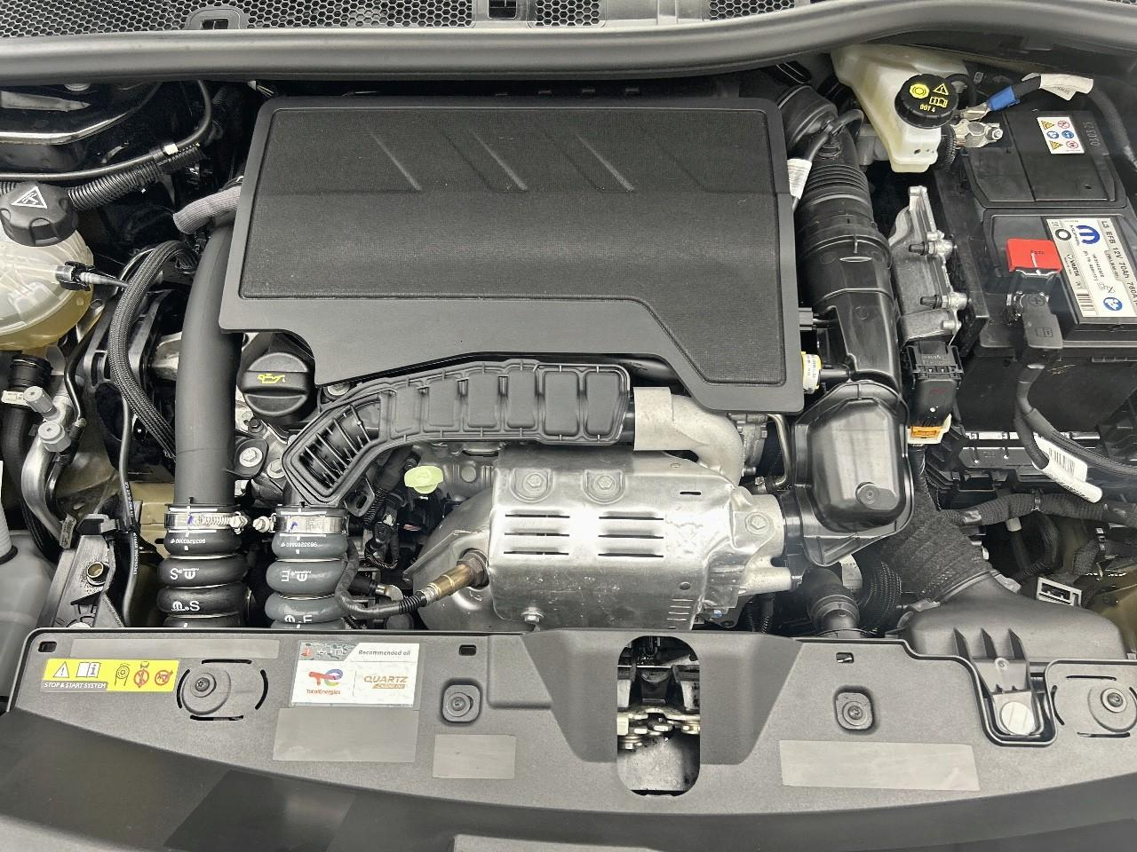 Peugeot 2008 130 s&s eat8 allure — photo 15