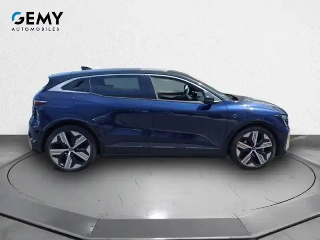 Renault Megane e-tech ev60 220 ch optimum charge — photo 4