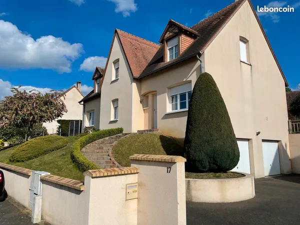 À vendre maison familiale à La Suze Sur Sarthe