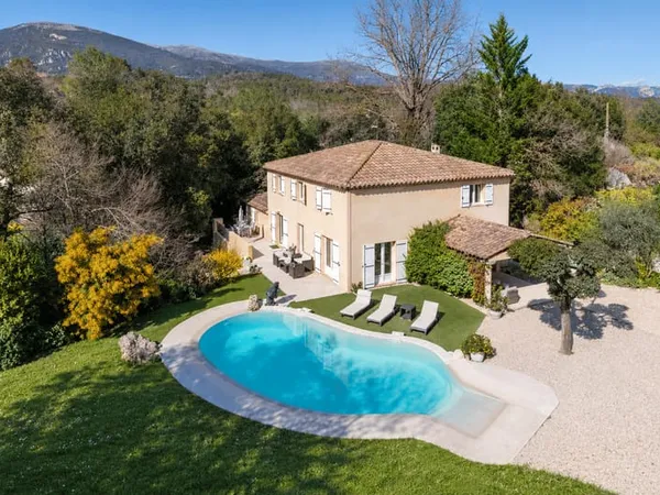Maison 7 pièces 220 m²