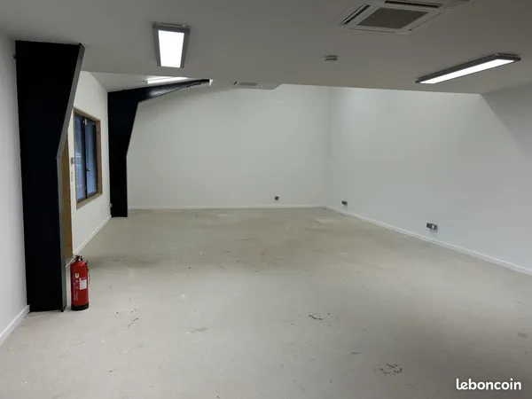Bureaux 59 m² Cléry-Saint-André