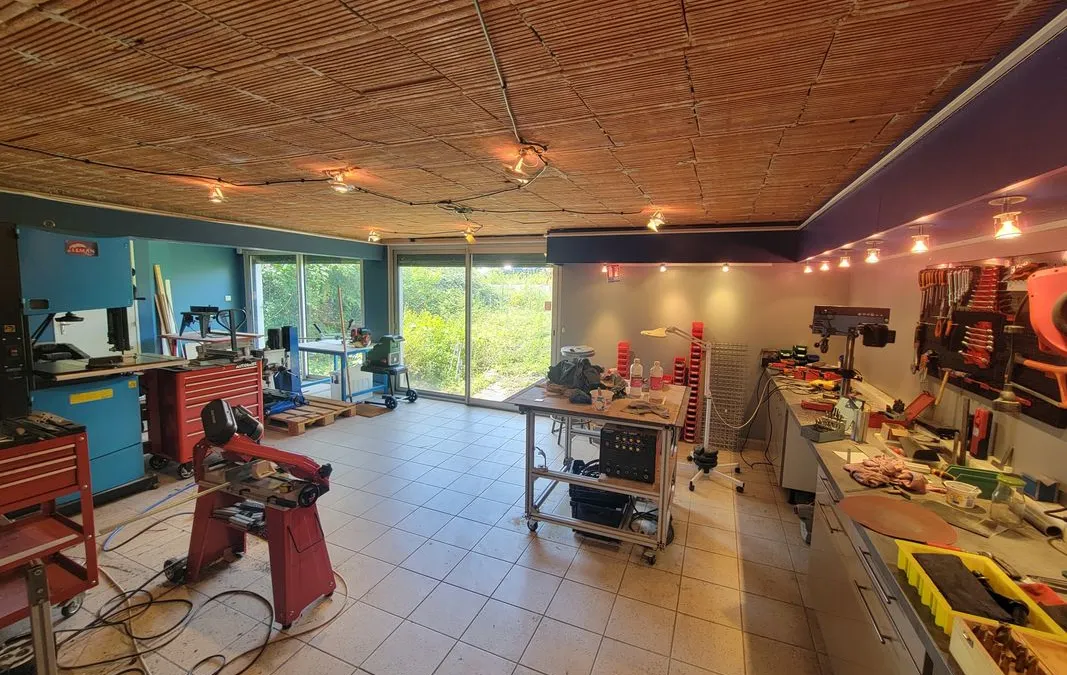 Photo 1