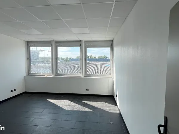 Bureau de 20 m2 93120 La Courneuve