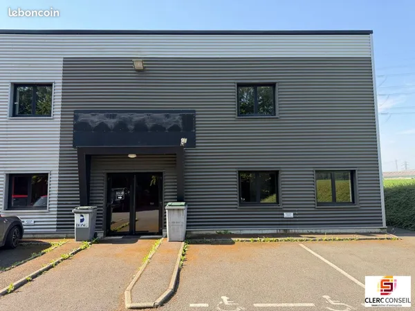 Bureaux 157 m² Saint-Jean-du-Cardonnay