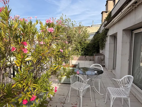 RANELAGH 5 PIECES 112M2 - 2 TERRASSES - CAVE ET BOX -