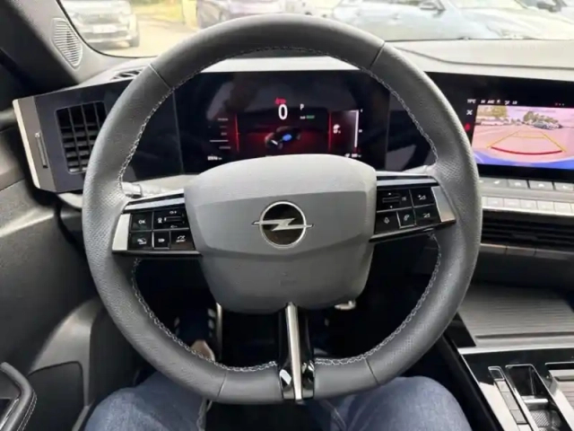 Opel Astra electric 156ch gs pk ultimate — photo 15