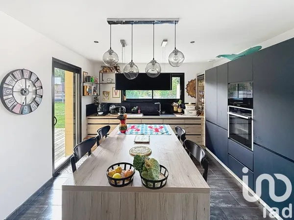 Maison 8 pièces 225 m²