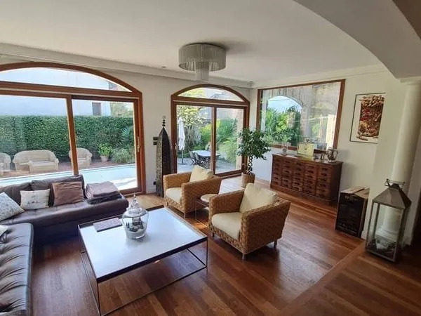 Maison 6 pièces 168 m²