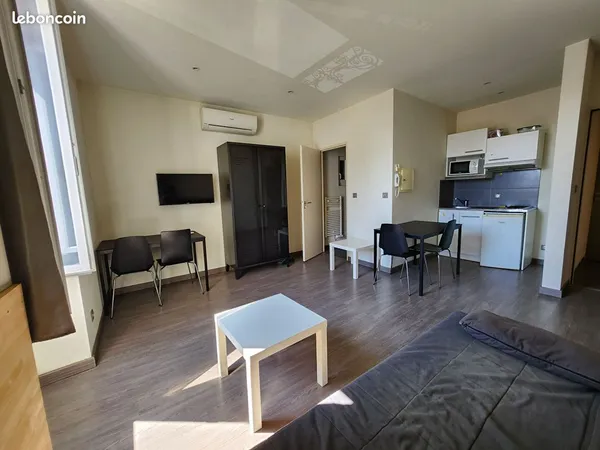 Studio 1 pièce 19 m²