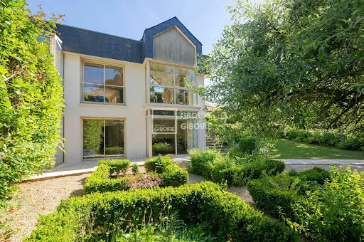 Maison 8 pièces 225 m²