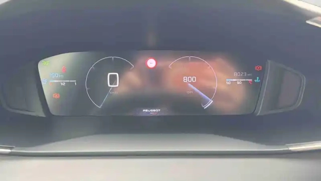 Peugeot 2008 puretech 100 s&amp;s bvm6 — photo 17