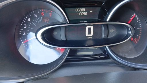 Renault Clio 0.9 TCe 90 - Intens – 2017 – 88288 km – Essence – Boîte Manuelle — photo 21