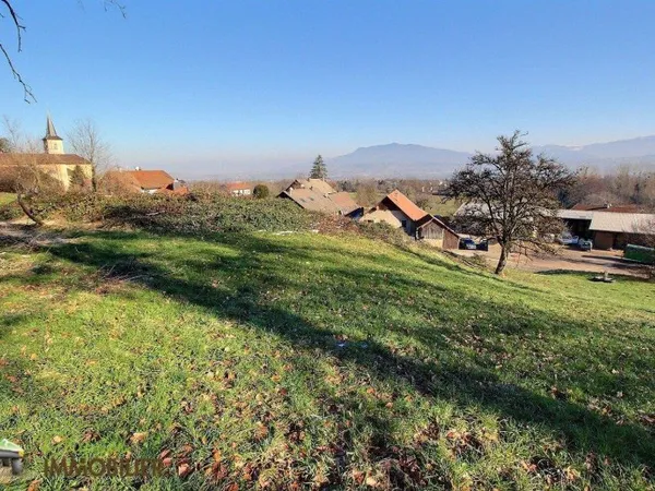 Terrain constructible 1830 m²