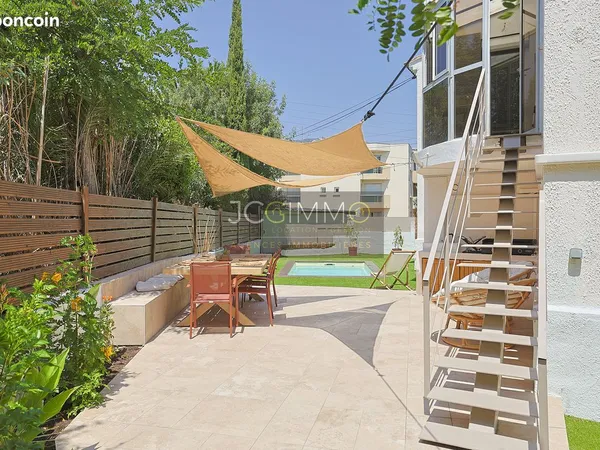 Propriété 9 pièces 363 m²