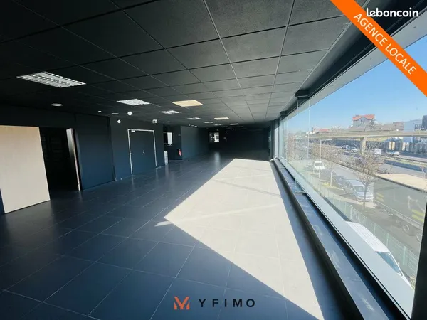 LOCAL D'ACTIVITE 1819 m² NANTERRE