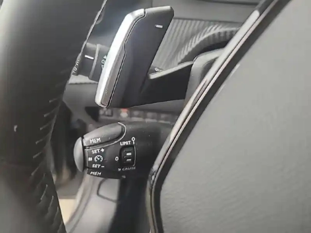 Peugeot 208 puretech 100 s&amp;s eat8 — photo 41