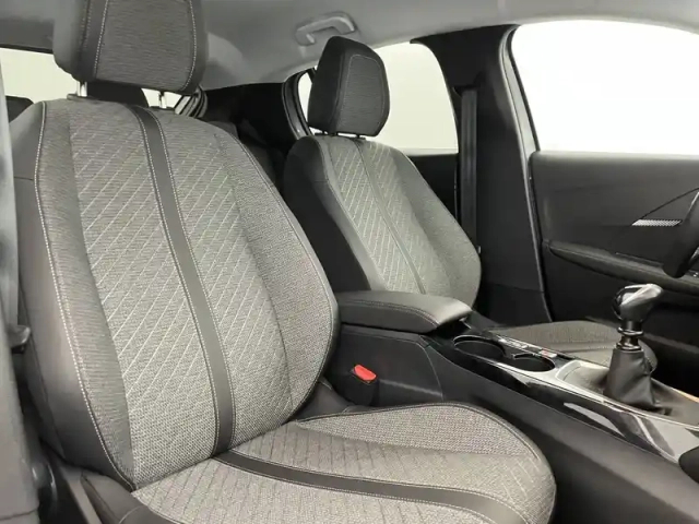 Peugeot 208 100 s&amp;s bvm6 — photo 27