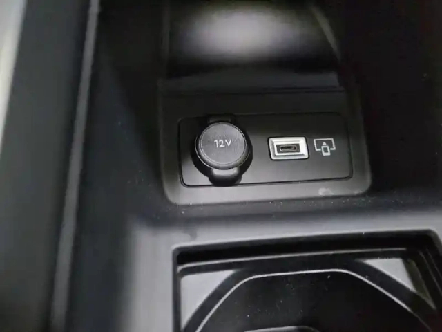 Peugeot 308 phev 225 e-eat8 — photo 29