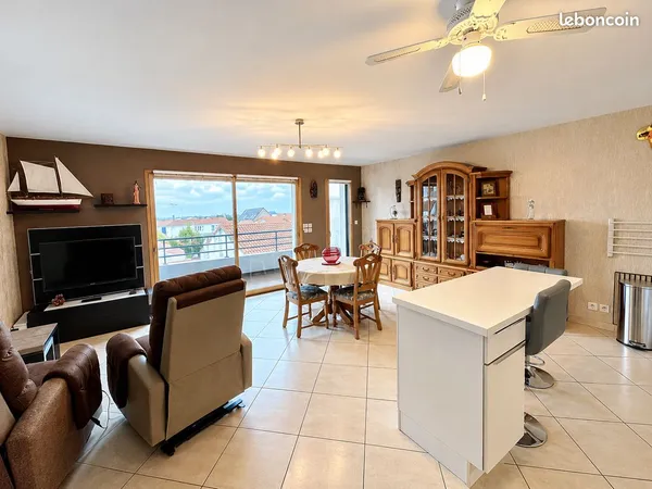Appartement centre ville saint gilles crois de vie