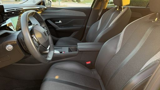 Peugeot 308 1.6 PureTech 180 Hybrid EAT8 - Allure Pack – 2022 – 42191 km – Hybride rechargeable – Boîte Automatique — photo 30