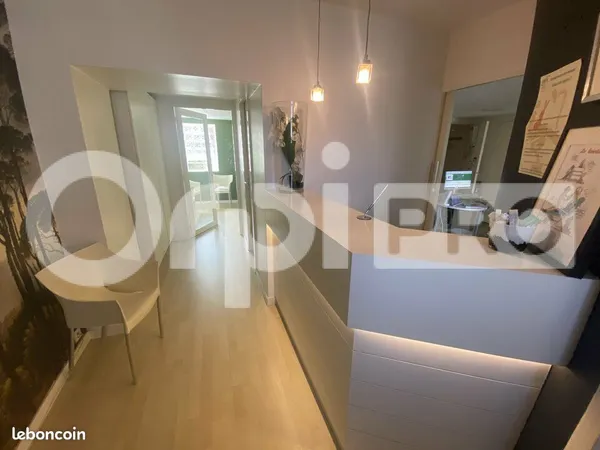 Bureau 57 m²
