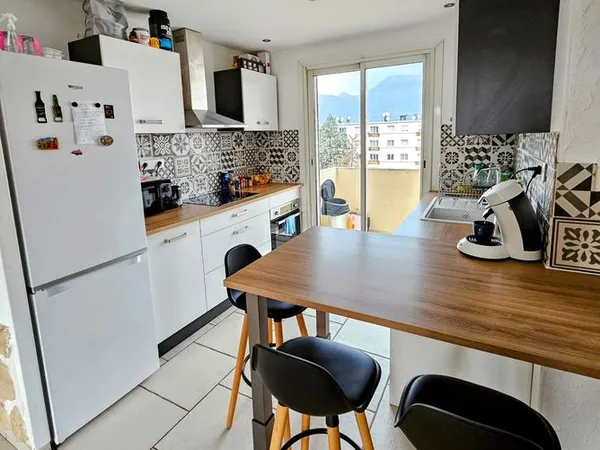 T4 63,52 m² - Dernier étage - 3 chambres - Idéal colocation - 116 000