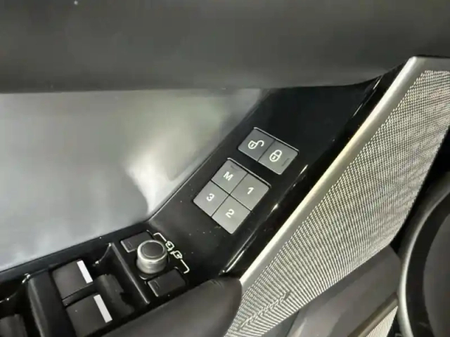 Land Rover Range Rover velar 3.0d v6 300ch r-dynamic hse awd bva — photo 10