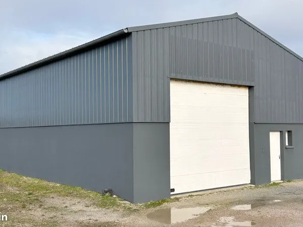 À louer - Bâtiment d'activité / local commercial avec forte visibilité