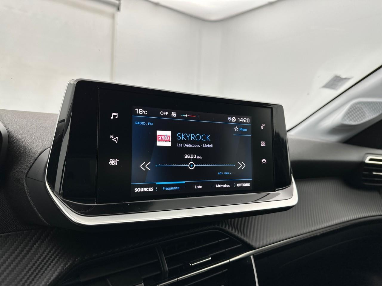 Peugeot 208 puretech 100 s&s bvm6 style — photo 22