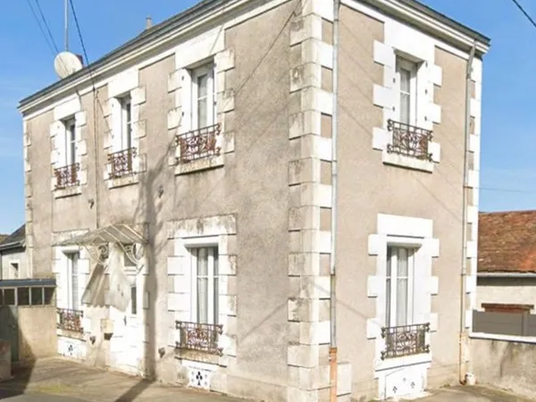 Maison de ville lumineuse à vendre