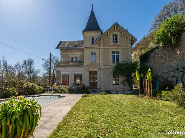 Maison 8 pièces 210 m²